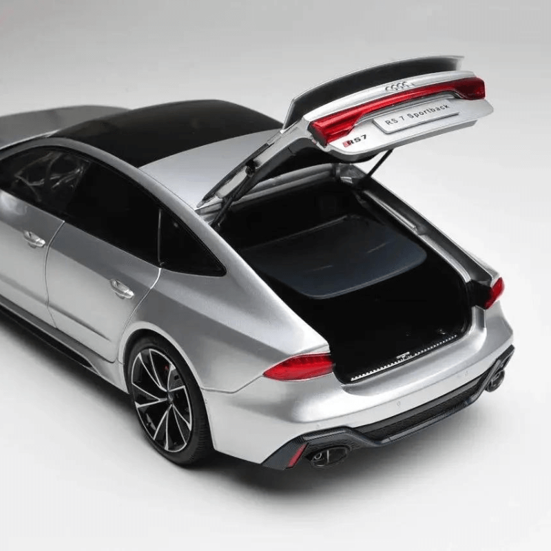 1/18 Scale Audi RS7 Full Open Die-cast Model Car