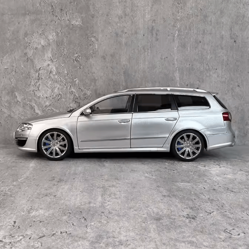 1/18 Scale Passat Estate R36 Die-cast Model Car