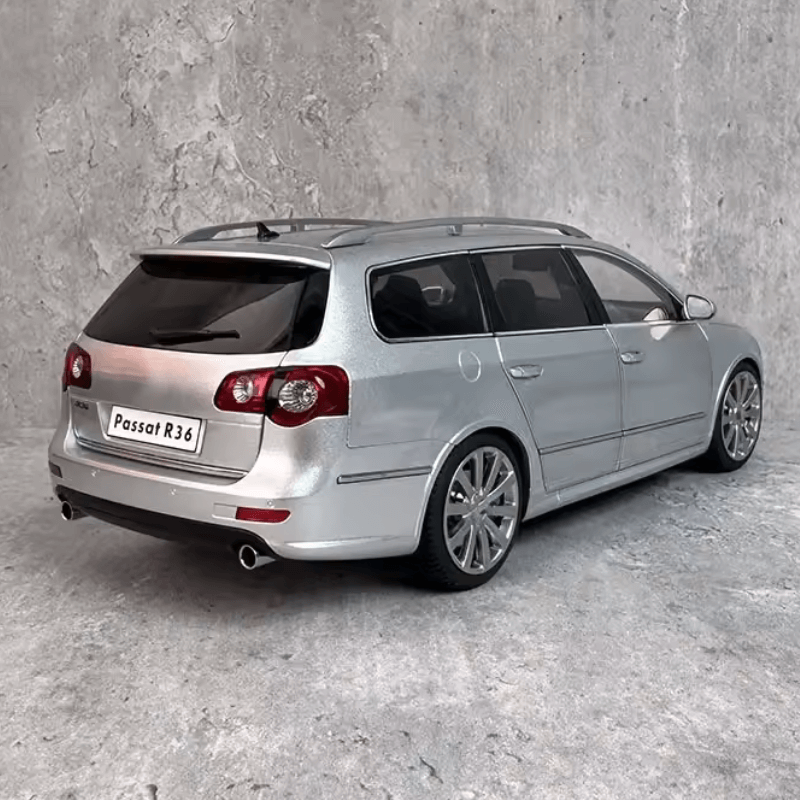 1/18 Scale Passat Estate R36 Die-cast Model Car