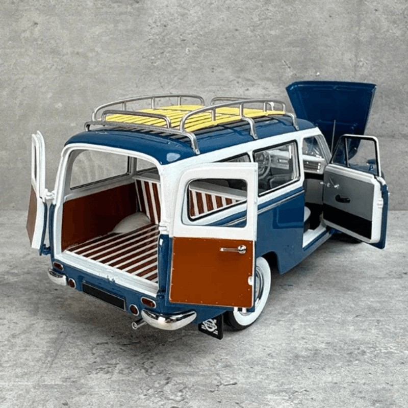 1/18 Volvo PV445 Duett Die-cast Model Car