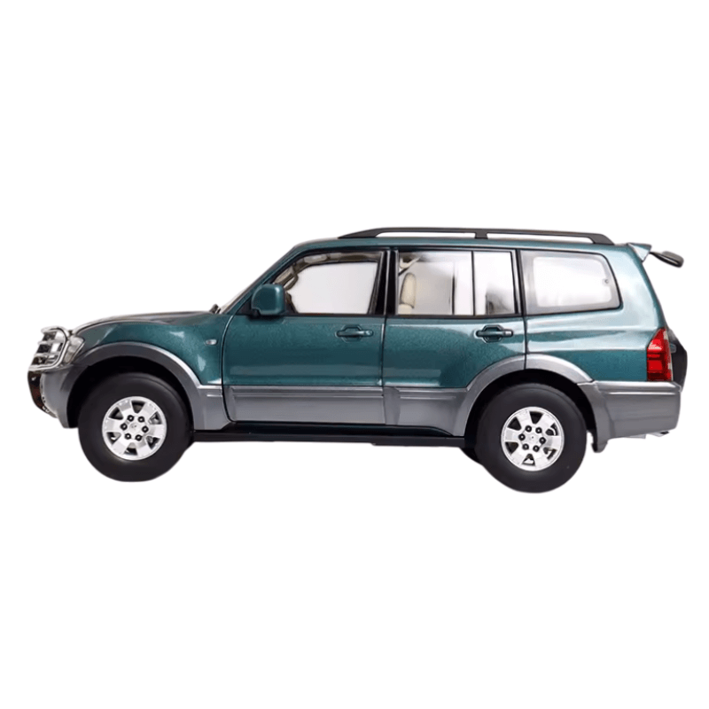 1/18 Scale Mitsubishi Pajero V73 Limited Edition Die-cast Model Car