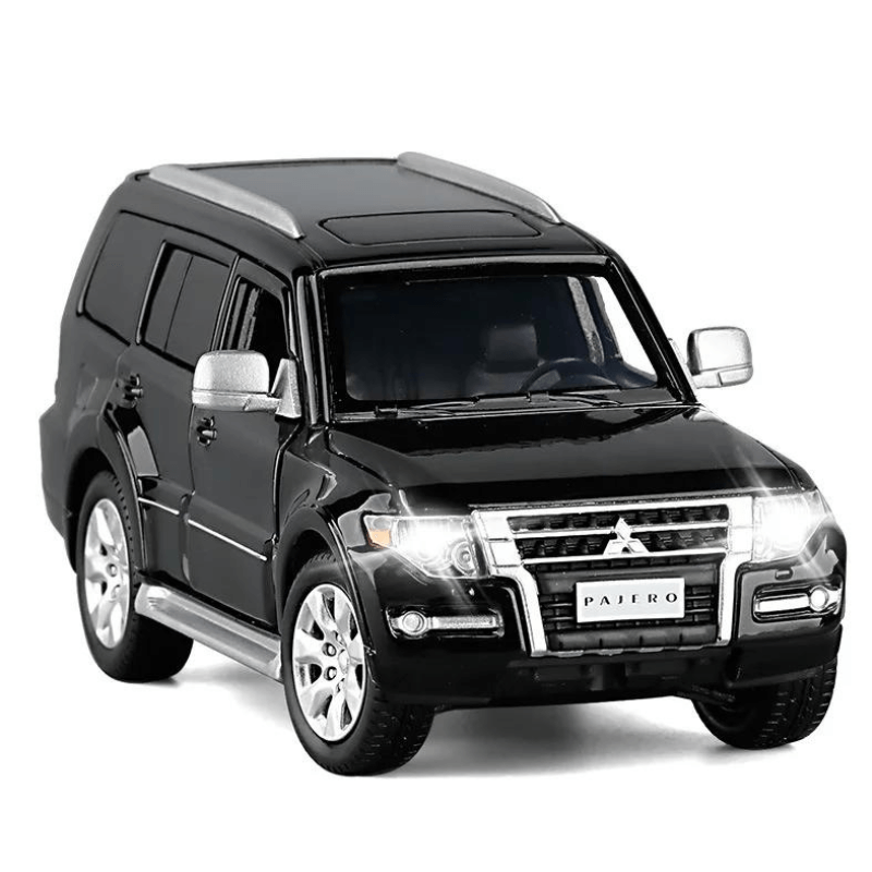 1/32 Scale Mitsubishi PAJERO SUV Alloy Car Model