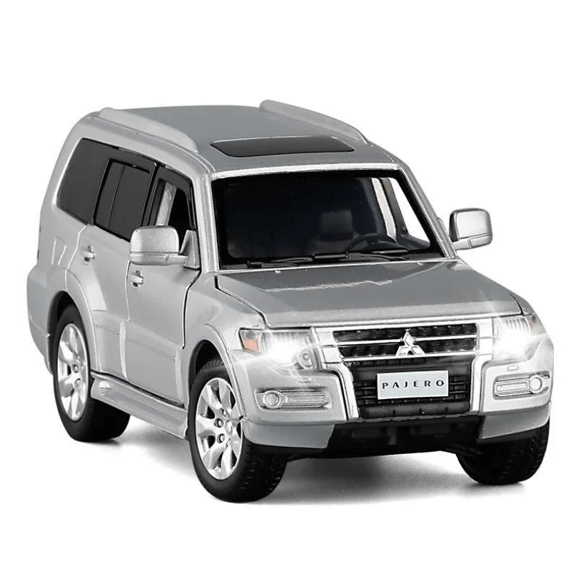 1/32 Scale Mitsubishi PAJERO SUV Alloy Car Model