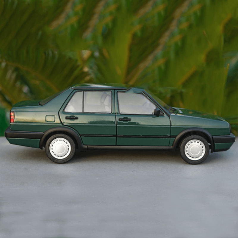 1/18 Scale Volkswagen Jetta GT Die-cast Car Model