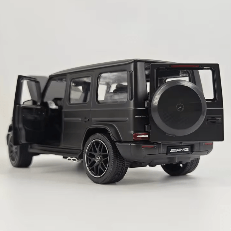 1/24 Scale Mercedes Benz G63 Die-cast Model Car