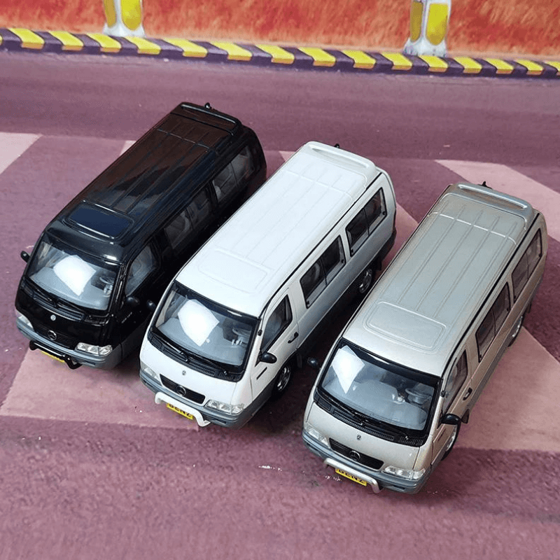 1/24 Scale Mercedes-benz Mb100 Die-cast Model Car