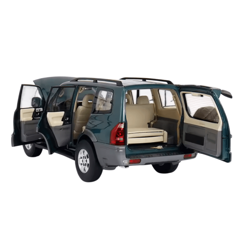 1/18 Scale Mitsubishi Pajero V73 Limited Edition Die-cast Model Car