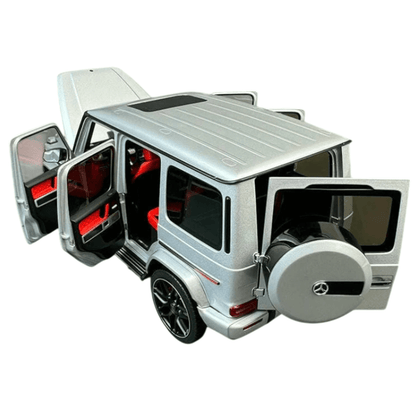 1/18 Scale Mercedes Benz AMG G63 Die-cast Model Car