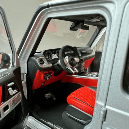 1/18 Scale Mercedes Benz AMG G63 Die-cast Model Car