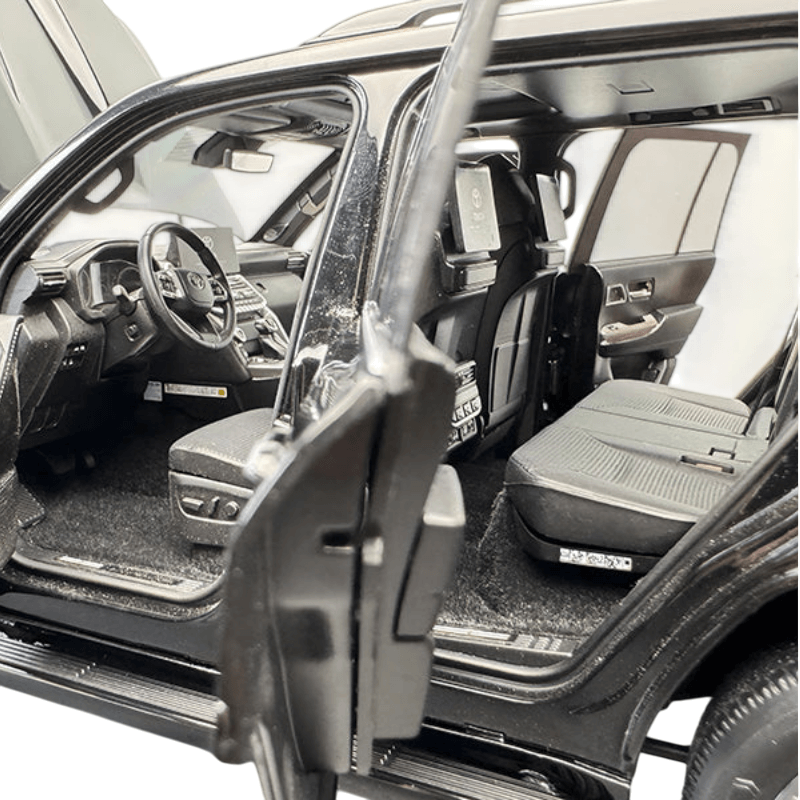 1/18 Scale Toyota Land Cruiser LC300 Die-cast Model Car