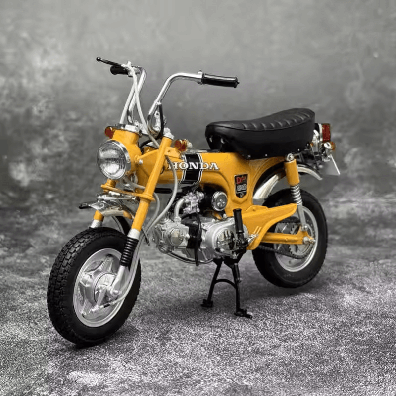 1/10 Scale DAX Honda ST50 1969 Die-cast Model