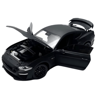 1/18 Scale Ford Mustang GT Die-cast Model Car