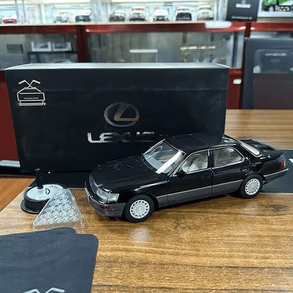 1/18 Scale LS 400 Die-cast Model Car