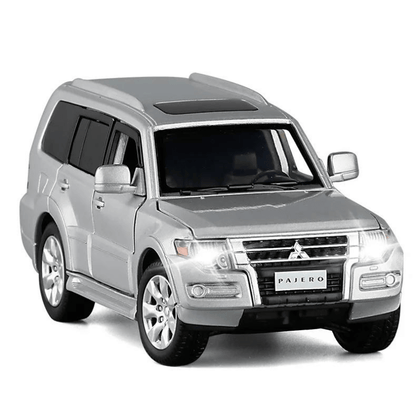 1/32 Scale Mitsubishi PAJERO SUV Alloy Car Model