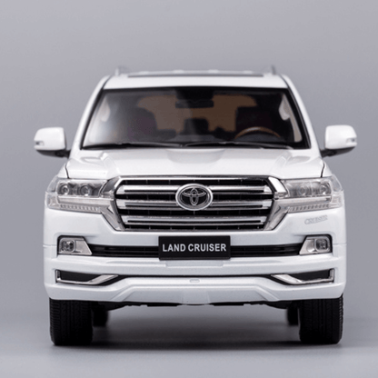 1/18 Scale Land Cruiser LC200 Die-cast Model